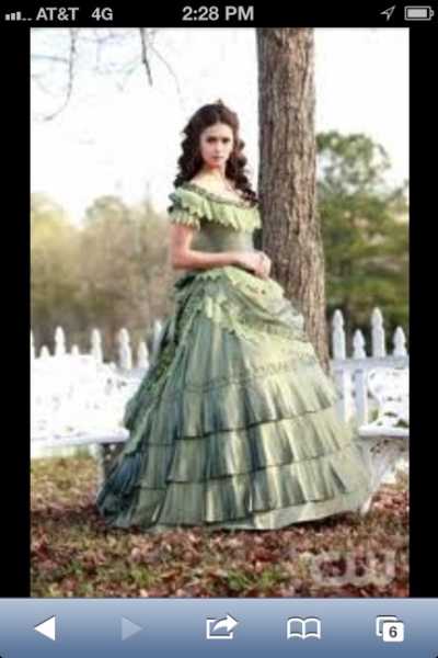 <Green Dress from Vampire Diaries>